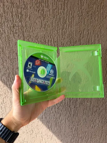 Just dance 2022 Xbox detalhe na capa LEIA