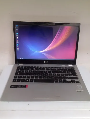 Ultrabook LG core i3, 8gb de ram, SSD de 120gb, windows 10