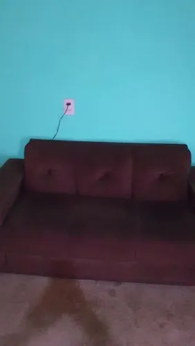 Vende-se um sofá