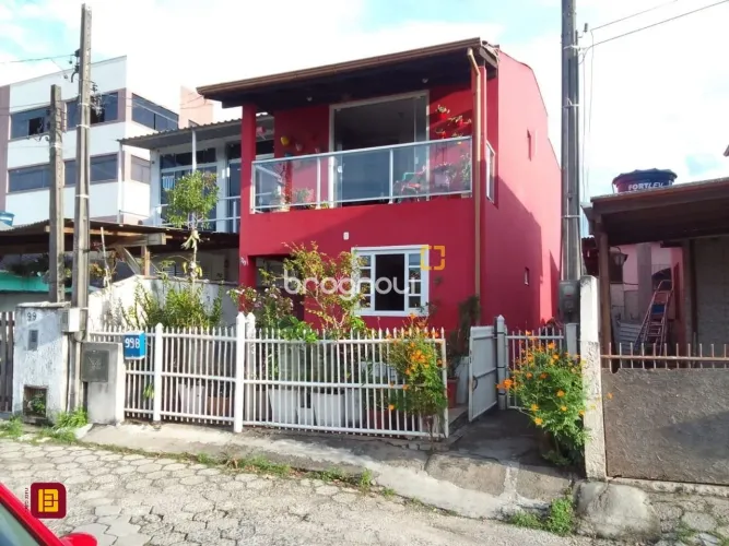 Casa 2 Dormitórios no Rio Tavares em Florianópolis SC