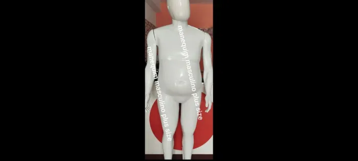 Manequim masculino plus size, semi novo