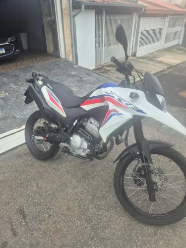Xre 300 2018 capitão América