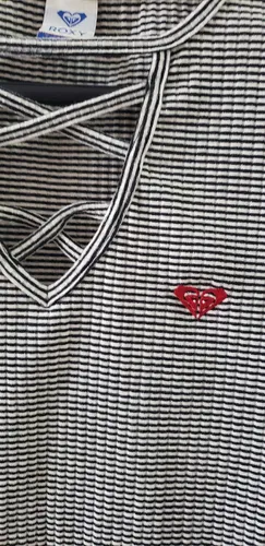 Blusinhas Roxy e Tricats