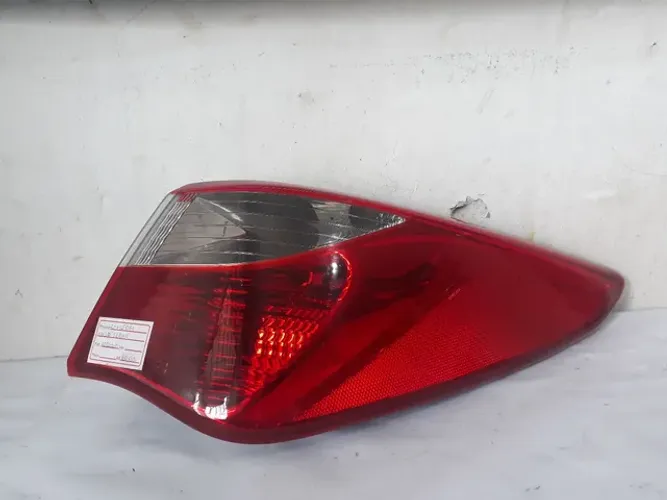 Lanterna HB20 12 a 15 sedan lado D usada 