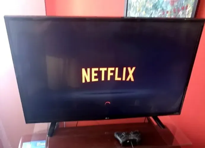Smart Tv LG 43Polegadas Full HD c/Base