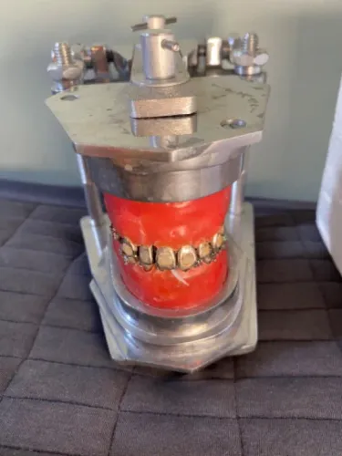 Manequim ortodontia odontologia dentes metal