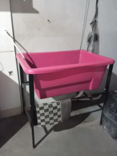 Banheira em perfeito estado de conservação, este é o item fundamental para o seu Pet Shop.