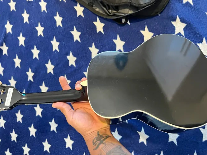 Cavaquinho eletrônico giannini 