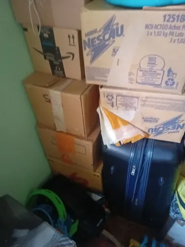 Vendo lote de roupas seminovas 150 peças