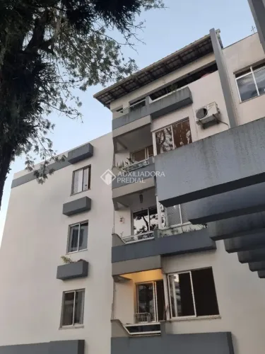 Cobertura com 04 Quartos na Carvoeira