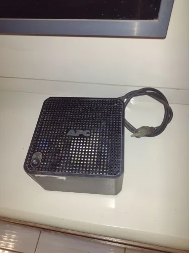 Estabilizador APC 300VA