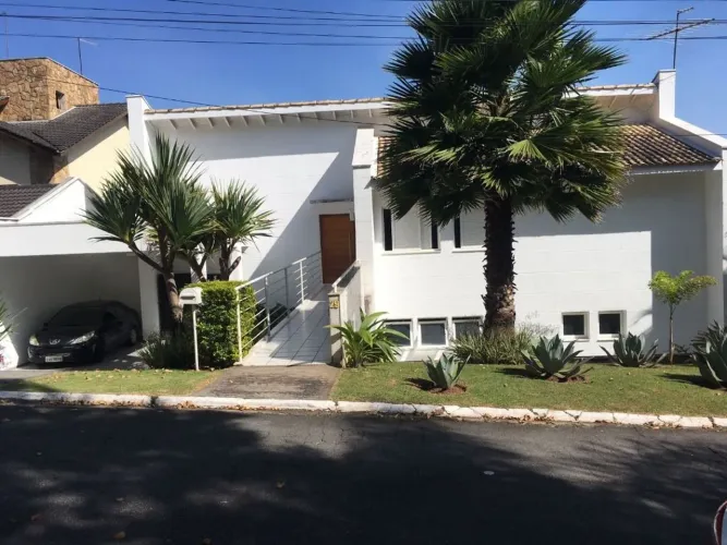 Casa com 3 dormitórios à venda, 221 m² por R$ 1.600.000,00 - Granja Viana - Jandira/SP