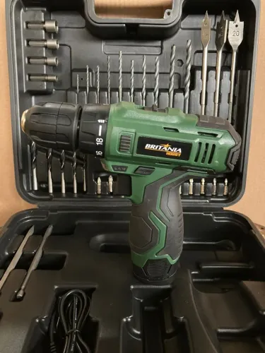 Parafusadeira Furadeira Britânia 2 em 1 - maleta 50 acessórios Bivolt PROMOÇÃO