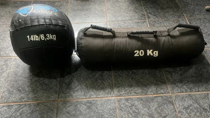 Vendo equipamentos de Cross fit