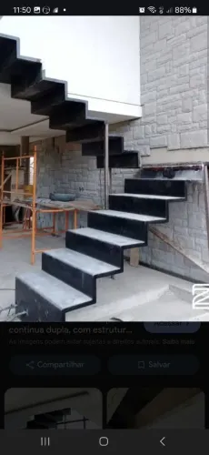 Escada externa em estrutura metálica (FABRICA)