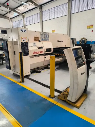 Puncionadeira CNC Amada Europe 258