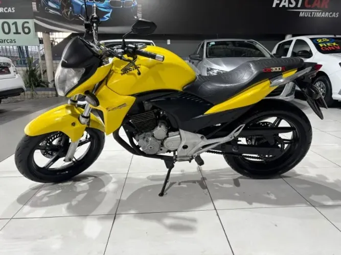 CB 300R 2013 Super Nova  - Fastcar 