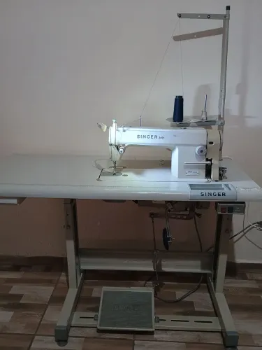 Máquina de costura industrial
