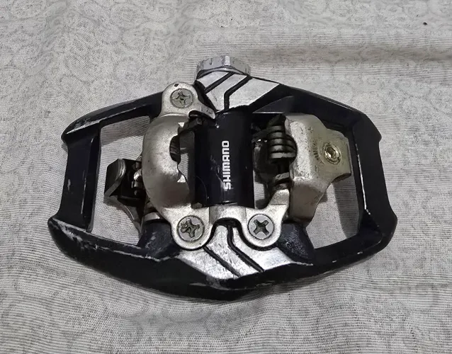 Pedal Shimano deore xt m8020 lado esquerdo (L) left