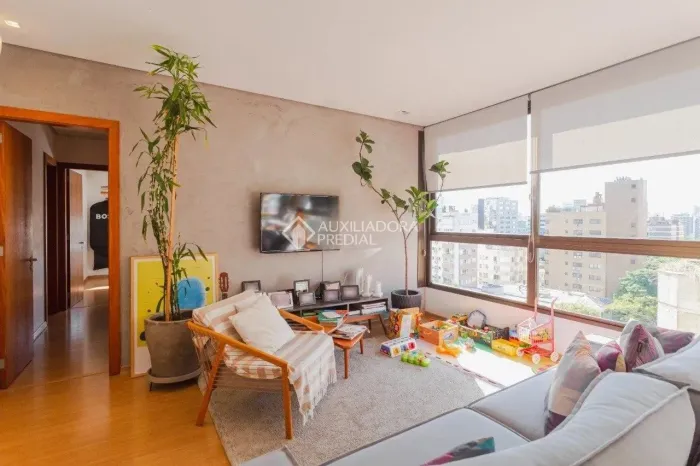 Cobertura 184m² no Rio Branco com 2 dormitórios sendo 1 suíte e 2 vagas