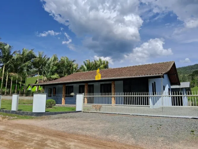 Casa á Venda em Benedito Novo
