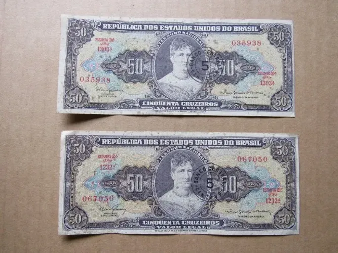 Cédulas de 50 cruzeiros - 2 cédulas iguais