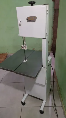 Vende se material de açougue completo 