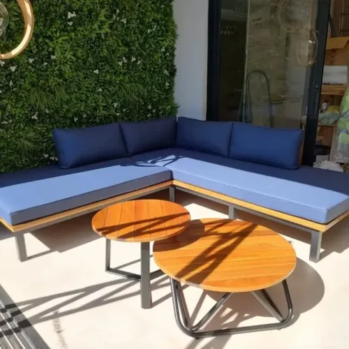 SOFÁ DE CANTO PARA ÁREA EXTERNA COM BASE DE MADEIRA