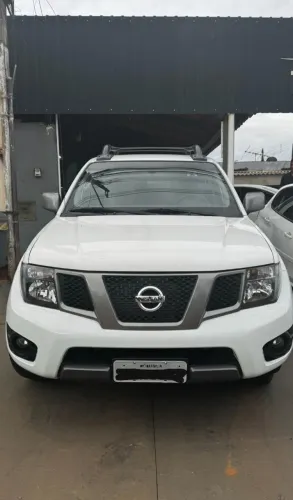 Nissan Frontier SV At.cd 4X4 2.5 TB Diesel Mec. 2013
