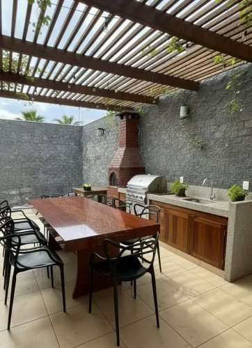 Mesa de ardósia pintada
