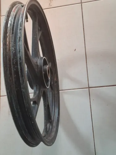 Vendo aro dianteiro liga leve