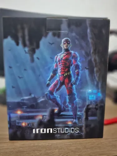 (LACRADO) Estátua Flash Alternate Ver - The Flash Movie - Art Scale 1/10