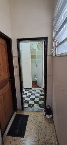 Pequeno quarto em Copacabana Posto 4