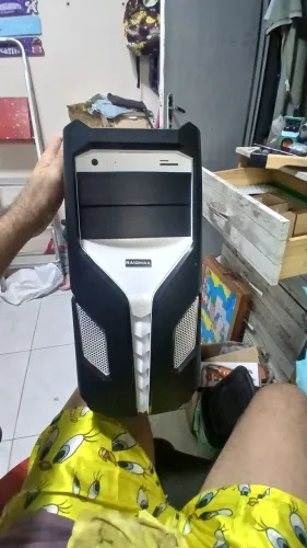 Gabinete Raidmax com fonte
