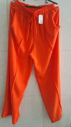 Calça laranja crepe G