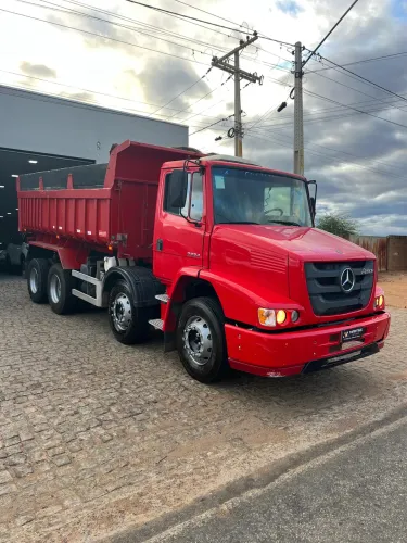 Mercedes-Benz ATRON 2324 8x2 caçamba 
