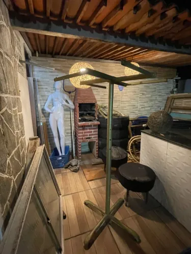 Araras de pé para loja