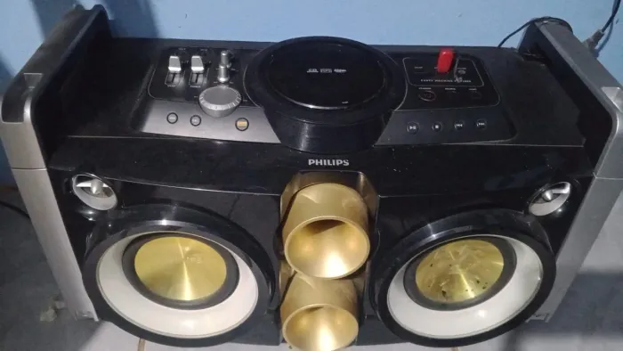 Som com rádio/ HDMI/ ubs e mais