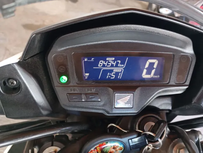 Vendo moto conservada e bem cuidada zap *90 essa moto vermelha e branca cor dela