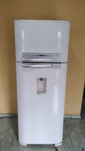 Geladeira Electrolux água na porta gelo seco funcionando 