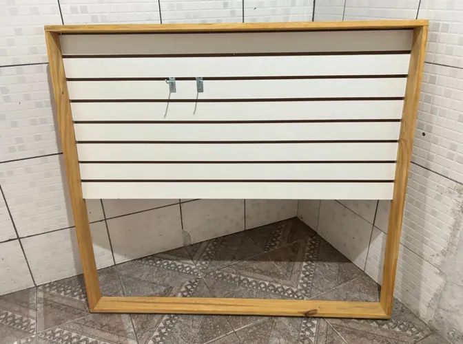 Painel canaleta + moldura