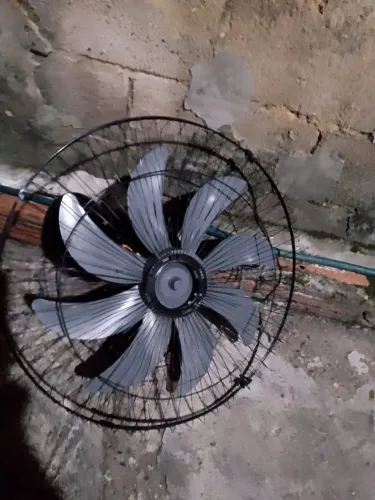 Ventilador de parede Britânia