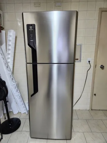 Geladeira Electrolux Inox 480L 1 ano de uso TF71S