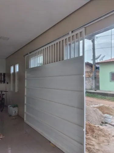 Portão de Correr Moderno em Alumínio (Fazemos sob medida) / Preto e Branco