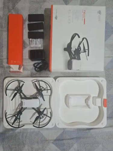 Drone DJI Tello Boost Combo TLW004 Usado - 3 Baterias e Hub de Carregamento