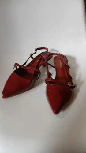 Scarpin Sling-back Constance Bordô