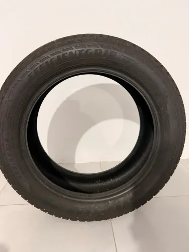 Vendo pneu 225/55R18