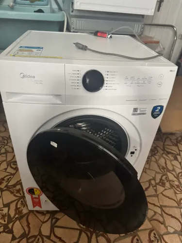 Lava seca Midea 13 kilos . Nova 