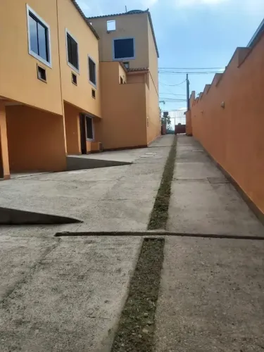 VENDA/ALUGUEL/CASAS DUPLEX ESTACIONAMENTO PRIVATIVO E COBERTO