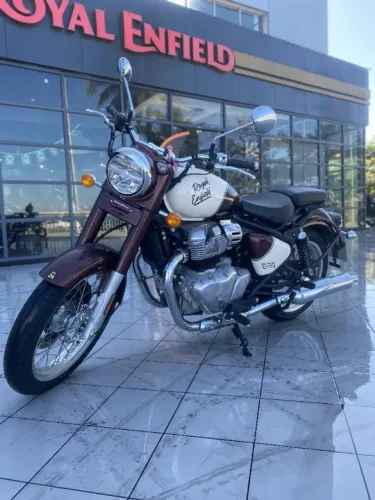 Royal enfield classic 650cc Vallam Red gasolina manual 2027